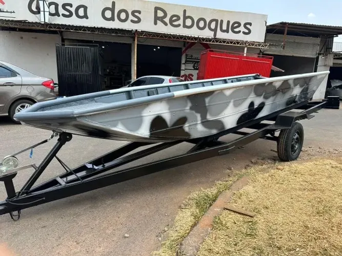 Barco Pesca Profissional - Reforçado com Chapa Grossa .