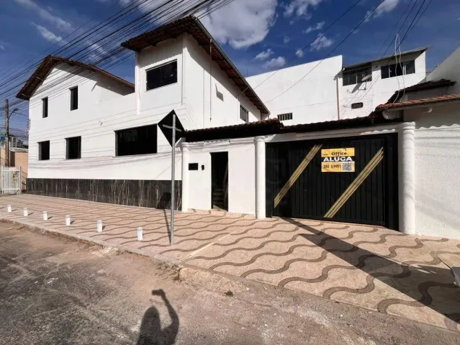 Casa com 3 dormitórios para alugar, 550 m² por R$ 5.000,01/mês - Jundiaí - Anápolis/GO