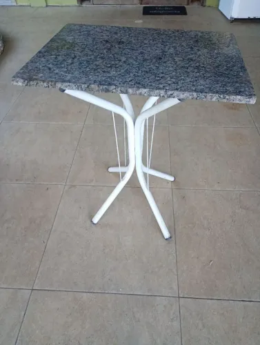 Mesa desmontável trampo granito