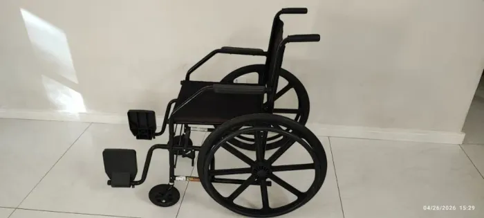 Cadeira de Rodas + Bengala 4 pontas + Andador Dobrável Articulado