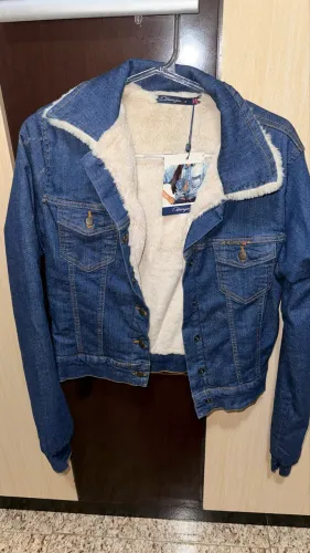 Vendo jaqueta jeans da estravaganzza dupla face feminina nova
