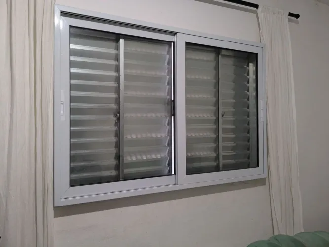 Janela anti ruído de sobrepor 1.00 x 1.50 já instalada com garantia da fábrica