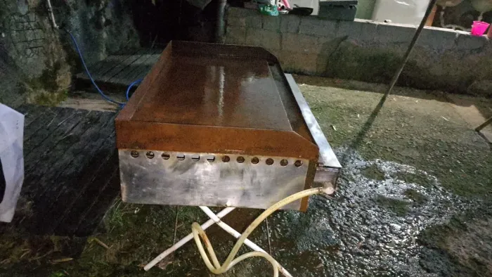 Vendo barato pra sair logo chapa grande de lanche ou churrasquinho!!