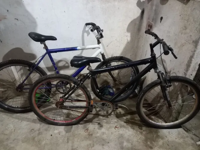 Duas bikes , troco em celular