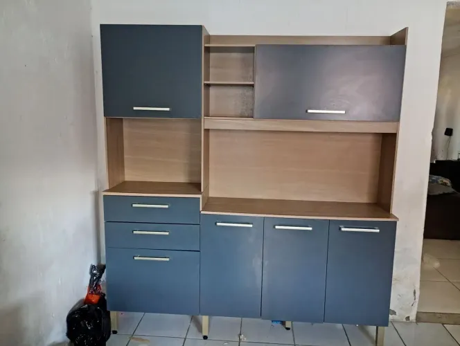 Armário de cozinha semi-novo