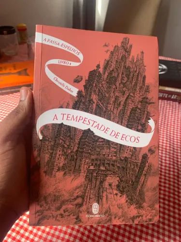 A Tempestade de Ecos