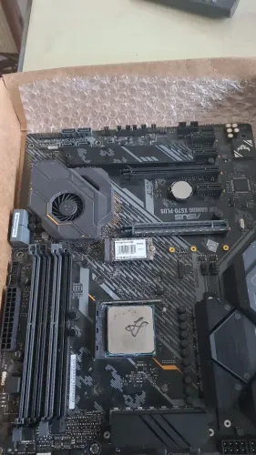 Placa-Mãe Asus TUF Gaming X570-Plus . CPU RYZEN 5600G. Nvme 256Gb. COLLER. *ler obs.