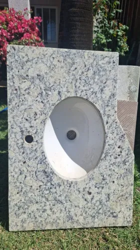 Bancada de banheiro nunca usada