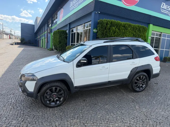 Fiat Palio Weekend Adventure Locker 1.8 Flex 2018