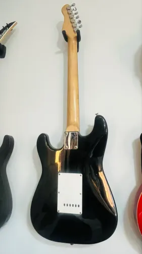 Guitarra Phoenix Strato