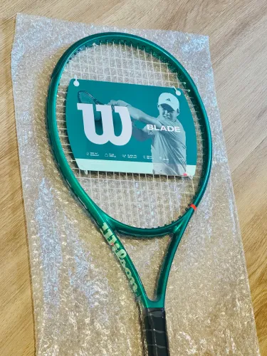 Wilson Blade v10 26 Junior 255g lacrada!