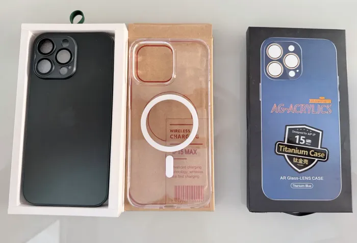 3 capinhas iPhone 15 pro Max
