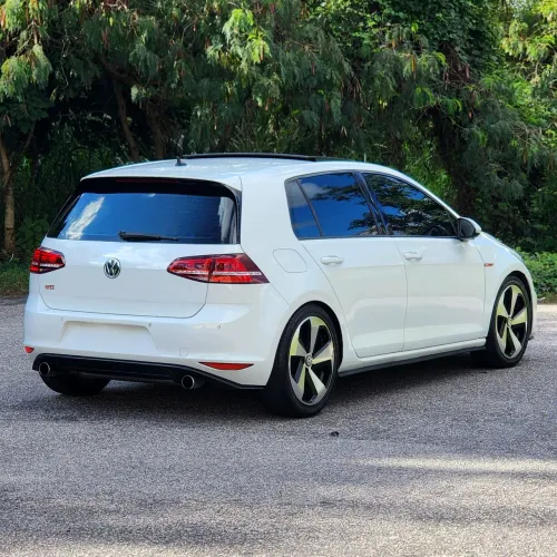 Volkswagen Golf GTI 2.0 TSI 220cv Aut. 2016