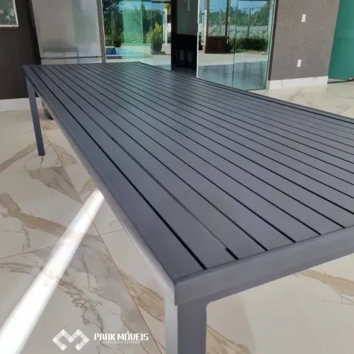 MESA DE ALUMÍNIO RIPADO