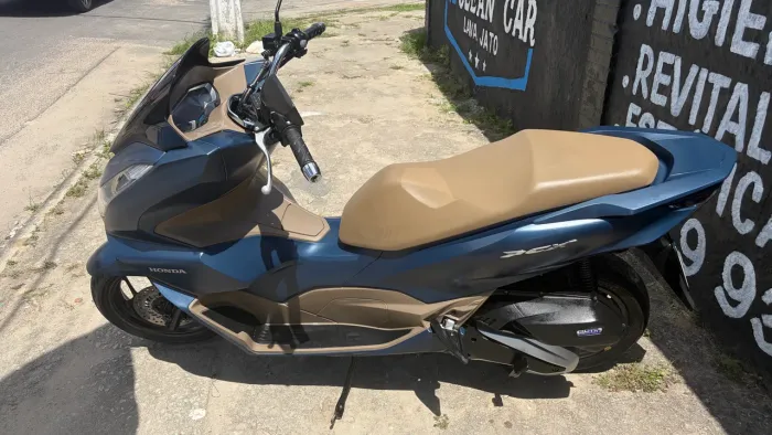 PCX DLX 2024