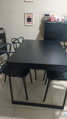 MESA E CADEIRAS