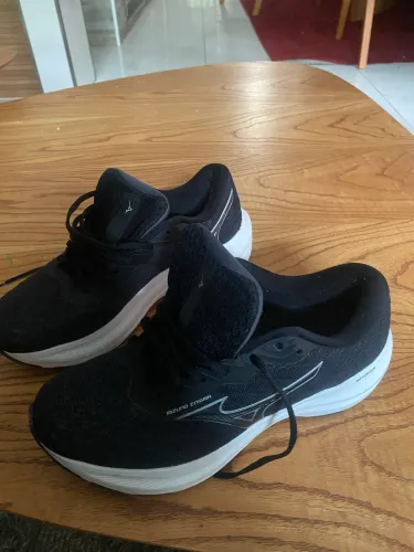 Tênis mizuno original