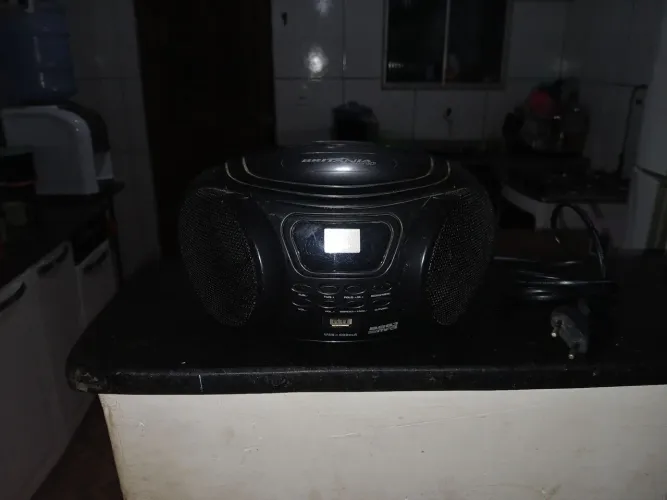Rádio Britânia portátil