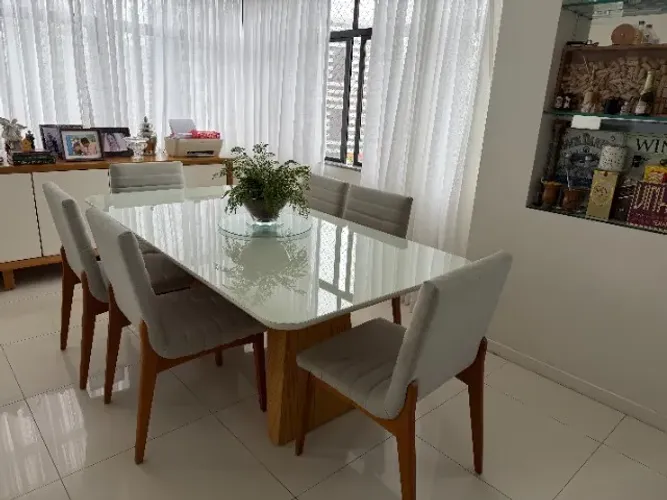 VENDO MESA + 6 CADEIRAS