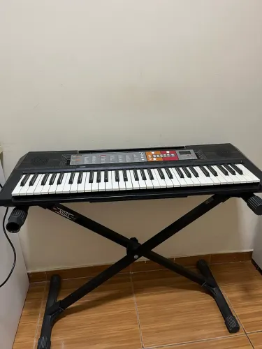 Teclado Yamaha PSR F50
