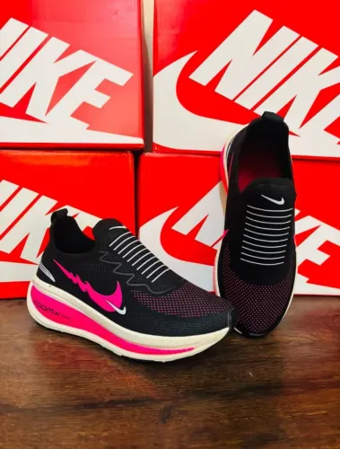 Nike ZoomX | Preto + Pink Neon | Performance e Imponência