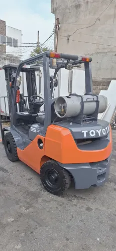 Empilhadeira Toyota