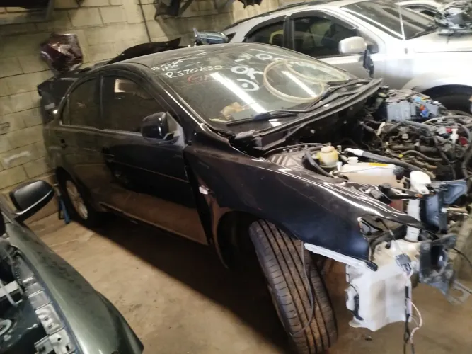 Lancer 2.0 para retirada de peças 