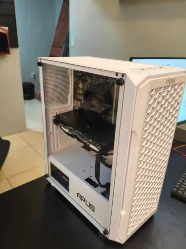 Pc Gamer Ryzen 5 2600 16Gb de Memória RAM RX580 SSD de 240GB