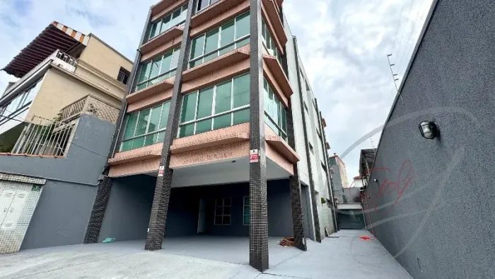Prédio comercial de alto padrão na Vila Yara, Osasco-SP: 7 salas, 8 banheiros, 6 vagas de