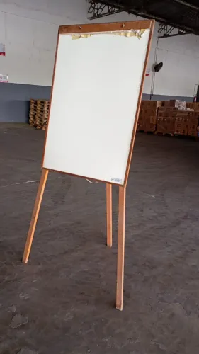 Cavalete Flip Chart com Quadro Branco