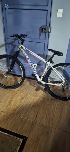 Bicicleta First Aro 29 Branca