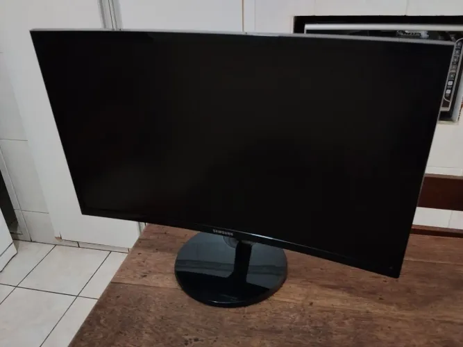 Monitor Samsung 24" tela curva