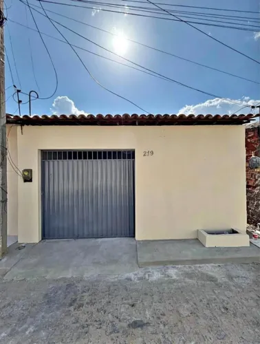 Casa a Venda no Orlando Aracaju 2/4 e quintal. Aceito A vista ou Financiamento