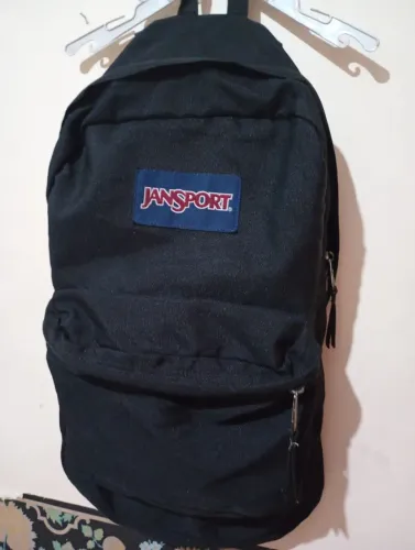 Mochila urbana Jansport original Black,,26L/33cm largura/48cm comprimento 