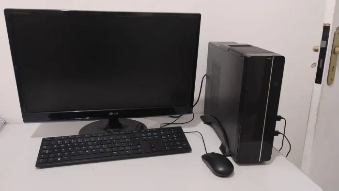 Computador completo incluso mesa