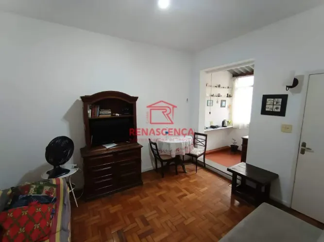 Cobertura com 1 quarto e varanda em Copacabana.
