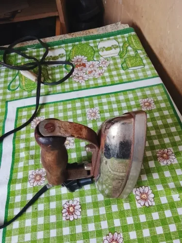 Ferro de passar antiguidade