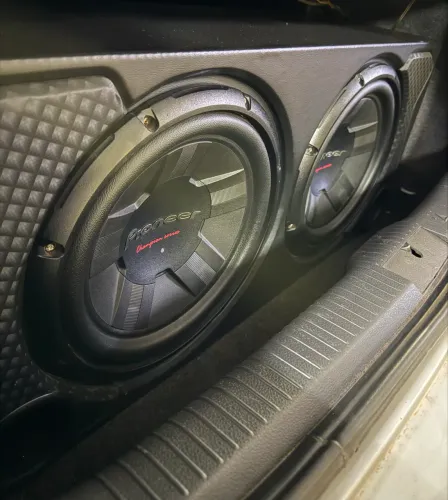 Par de cara preta 311 na caixa - Pioneer 
