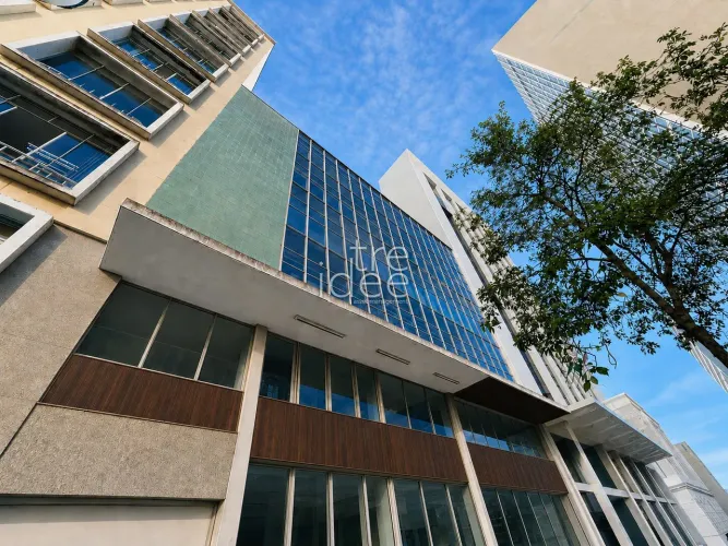 Lajes Comerciais em Curitiba 284 m² Localização Central