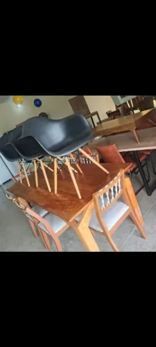 Mesa de Jantar de Madeira de Demolição 