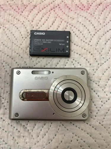 Câmera Digital Casio Exilim EX-S100 - Funcionando Perfeitamente