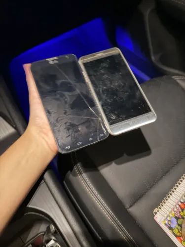 Dois celulares LG 