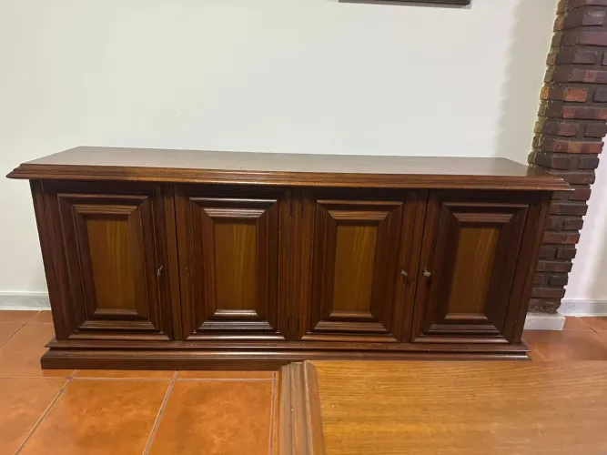 Buffet móveis cimo mais mesa cimo colonial 2.10x1,00 mais 8 cadeiras 