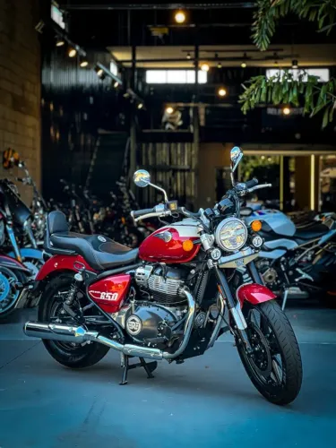 ROYAL ENFIELD SUPER METEOR 650