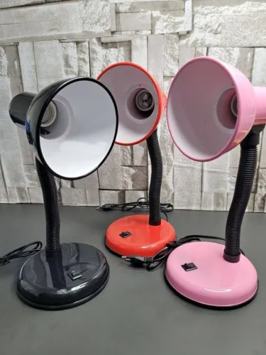 Luminária de mesa, abajur, articulada