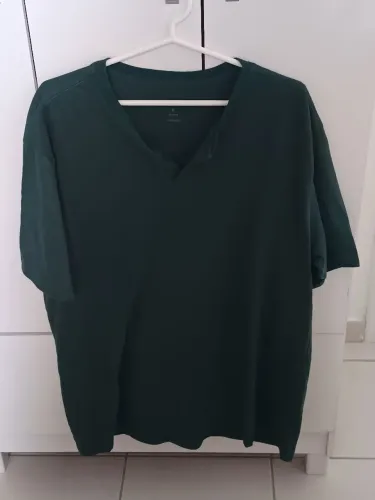 Camisa de algodão verde sem uso 