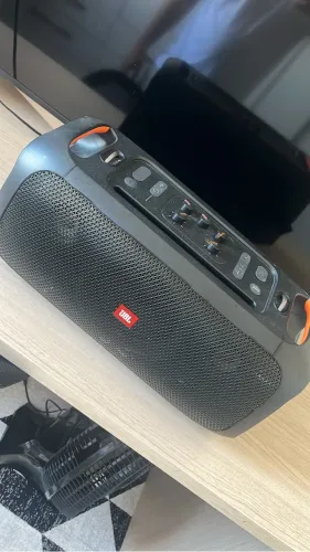 Caixa de som Bluetooth JBL Partybox On the Go preta