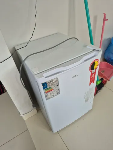 Frigobar semi novo