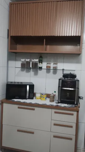 Vendo armário usado mais conservado.