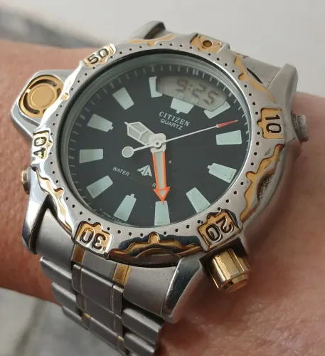 Ícone sucesso anos 80 belo exemplar relógio CITIZEN AQUALAND JAPAN série ouro de coleção